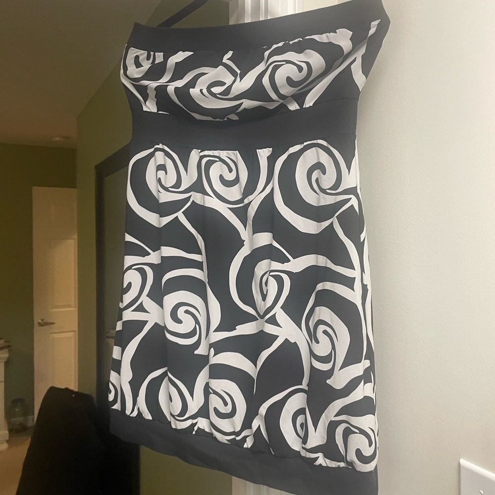 Women’s dress